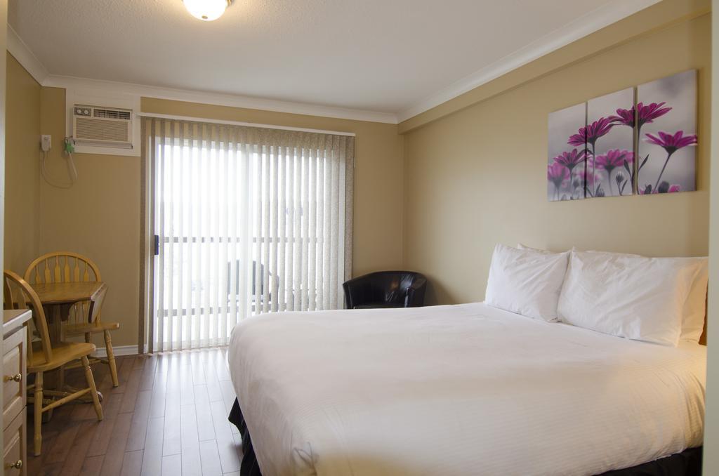 Tiki Shores Inn&Suites Penticton Habitación foto